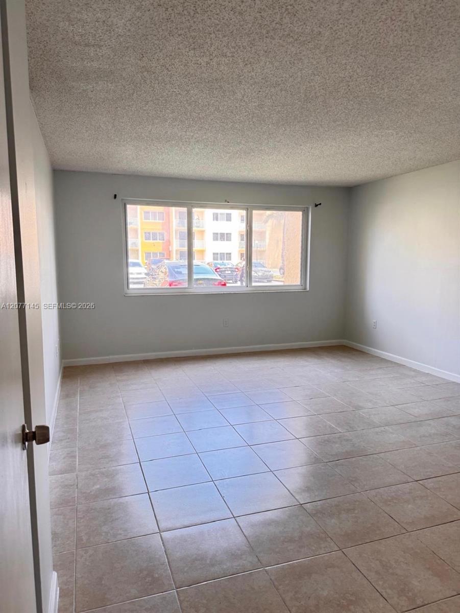 6960 Miami Gardens Dr # 225 — Photo 4