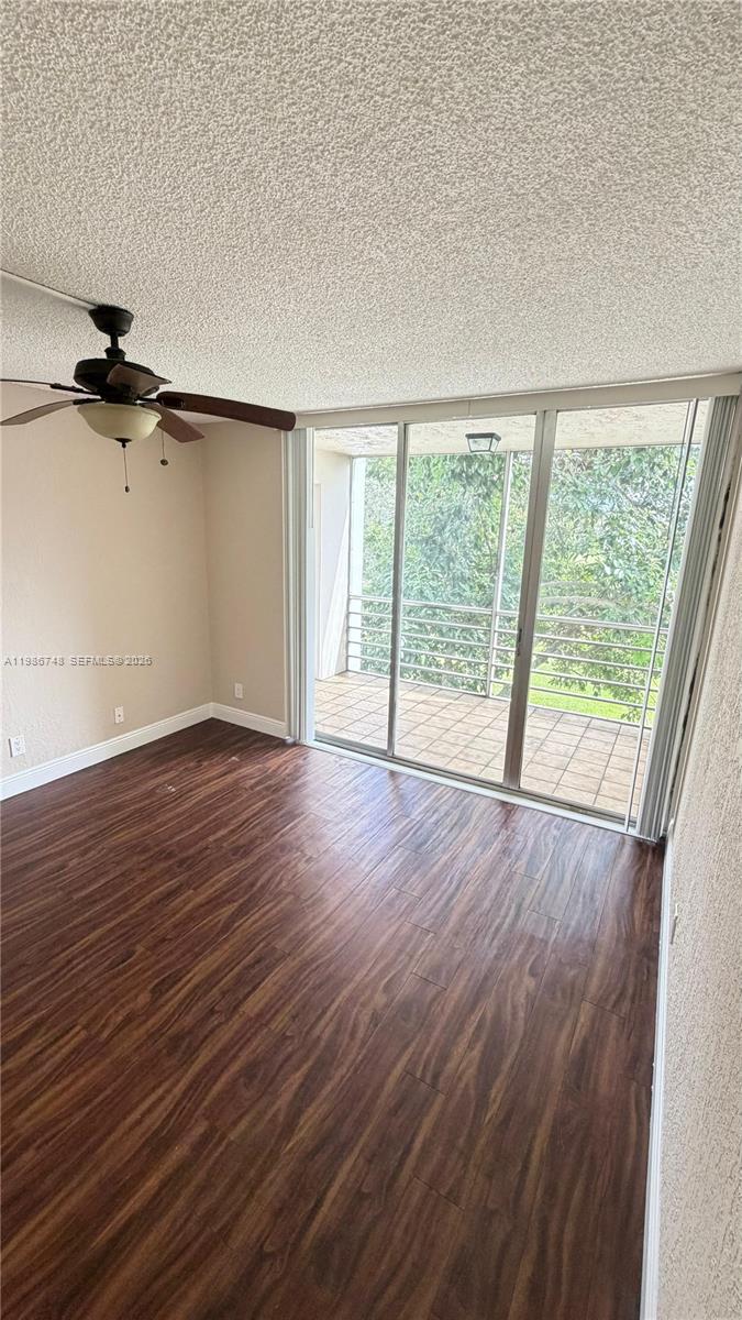 9461 Evergreen Pl # 305 — Photo 5