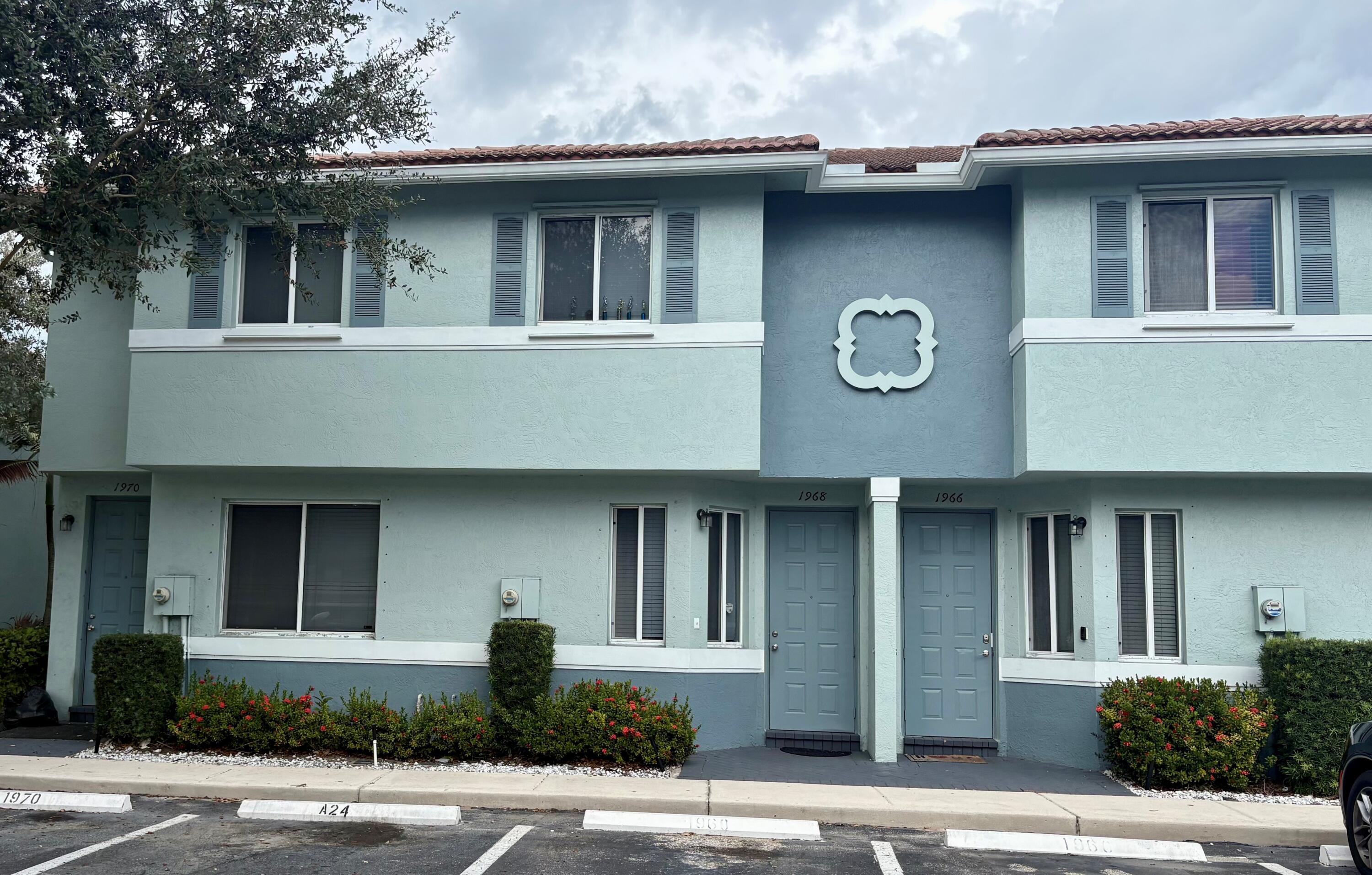 1966 Alamanda Way, Riviera Beach FL 33404