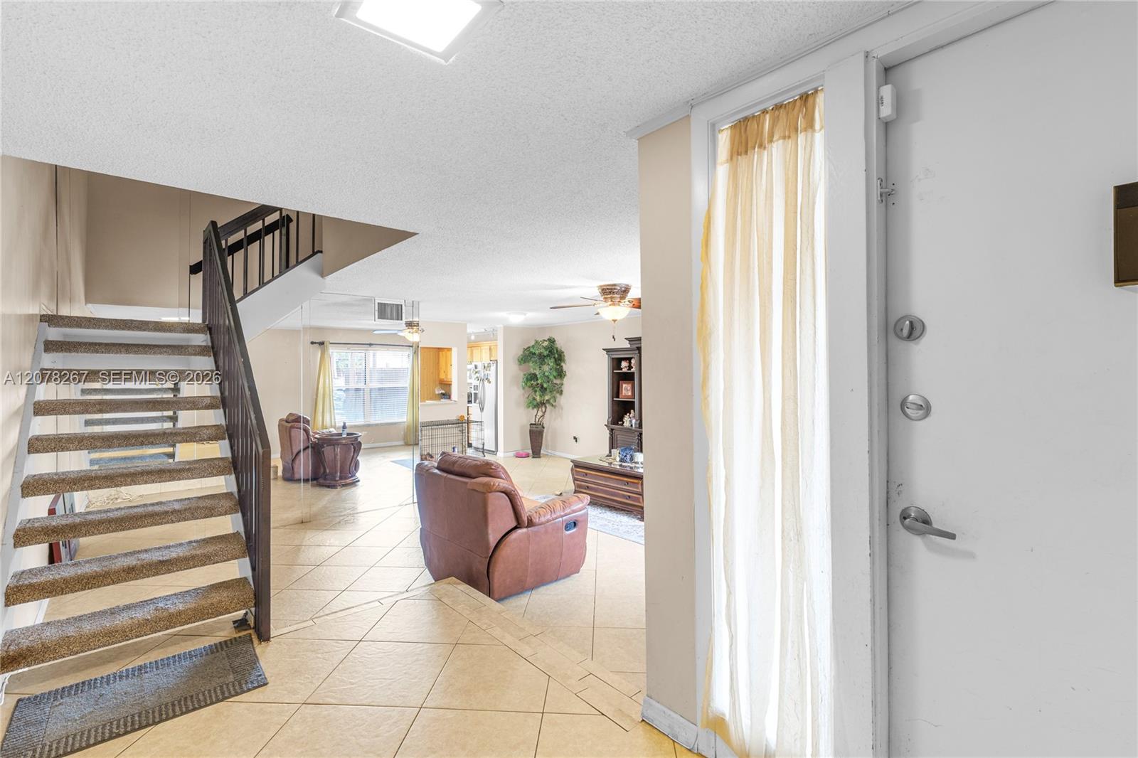 1231 W Fairway Rd — Photo 2