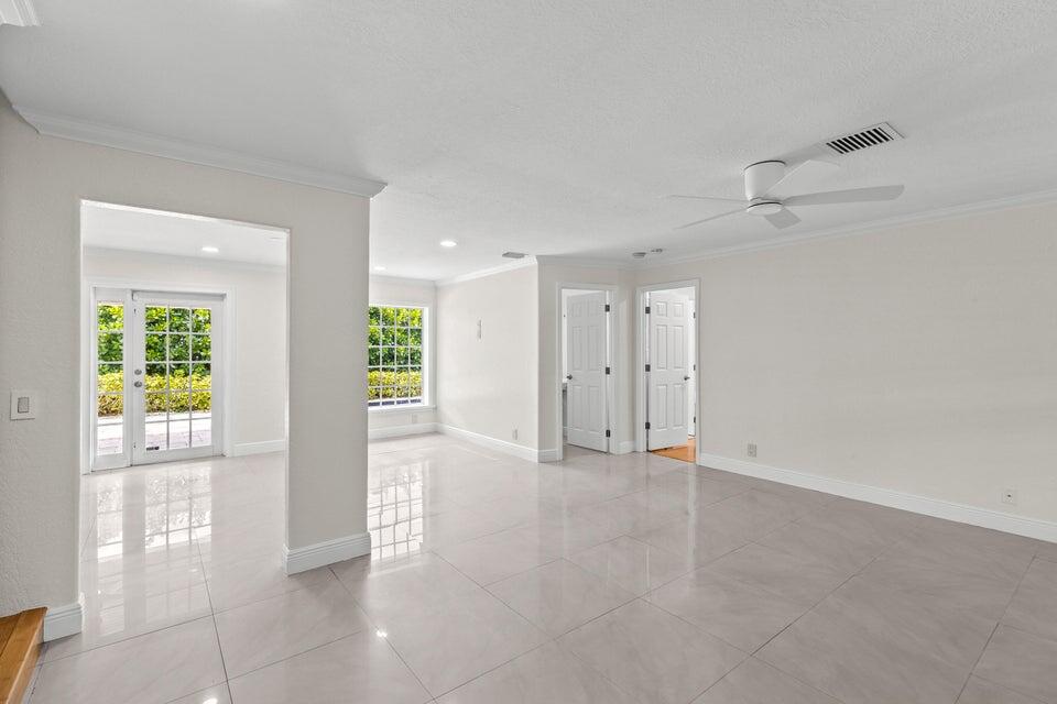 4610 Pine Tree Drive — Photo 3