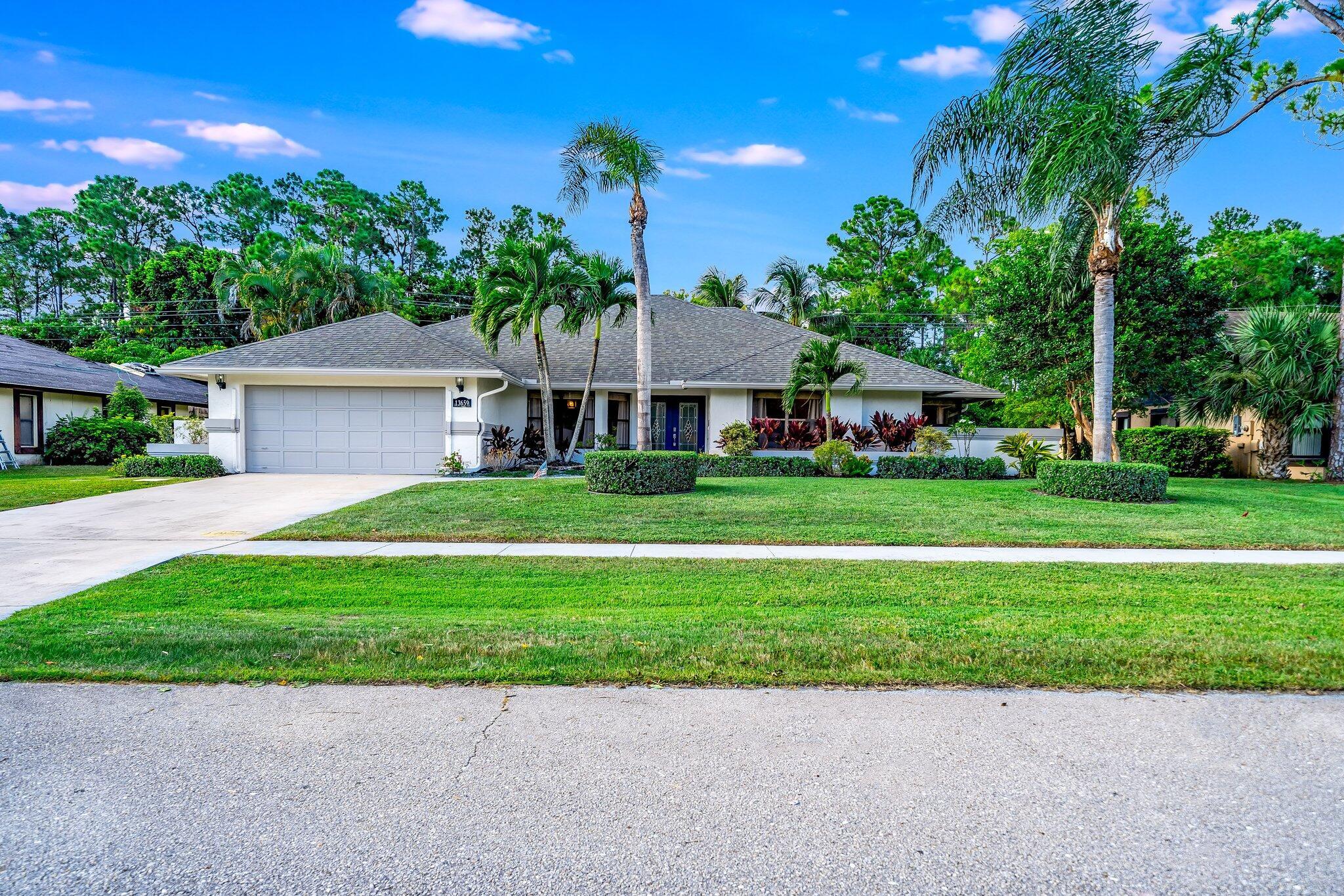 13659 Ishnala Circle, Wellington FL 33414