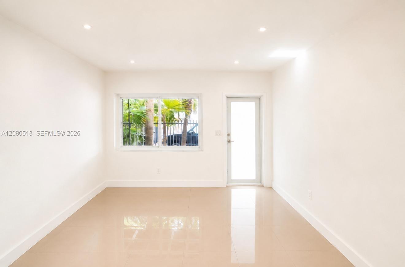 551 NE 61st St # 3 — Photo 4