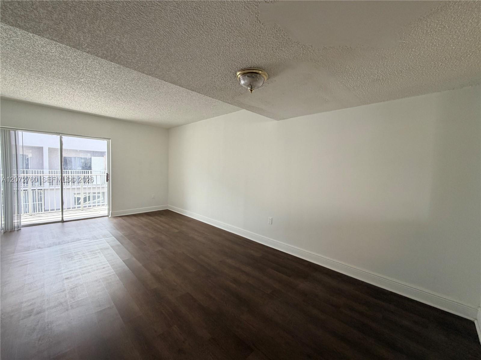 2710 W 76th St # 206 — Photo 4