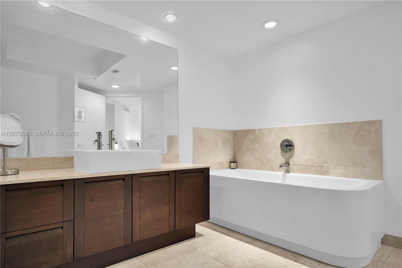 250 Sunny Isles Blvd # 904 View 8