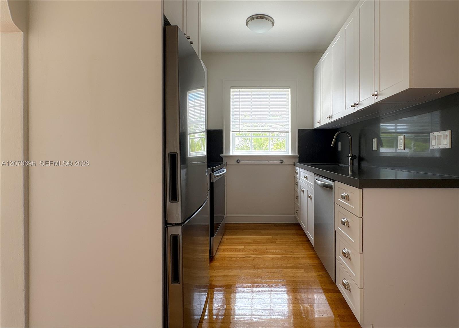 4342 Sheridan Ave # 5 — Photo 5