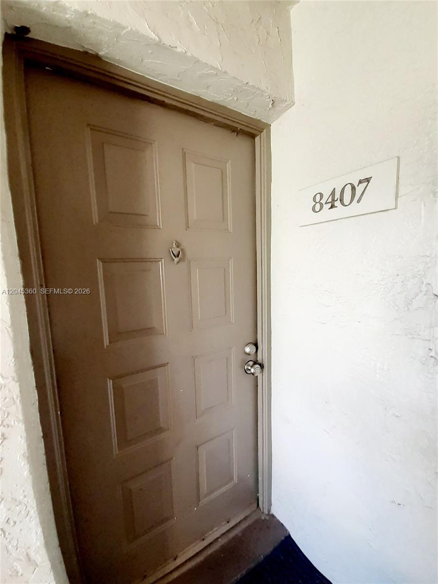 8407 Coral Lake Mnr # 8407 — Photo 2