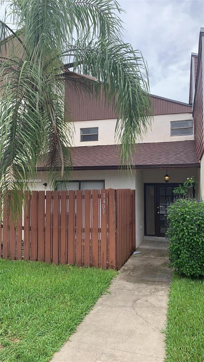 1403 White Pine Dr, Wellington FL 33414