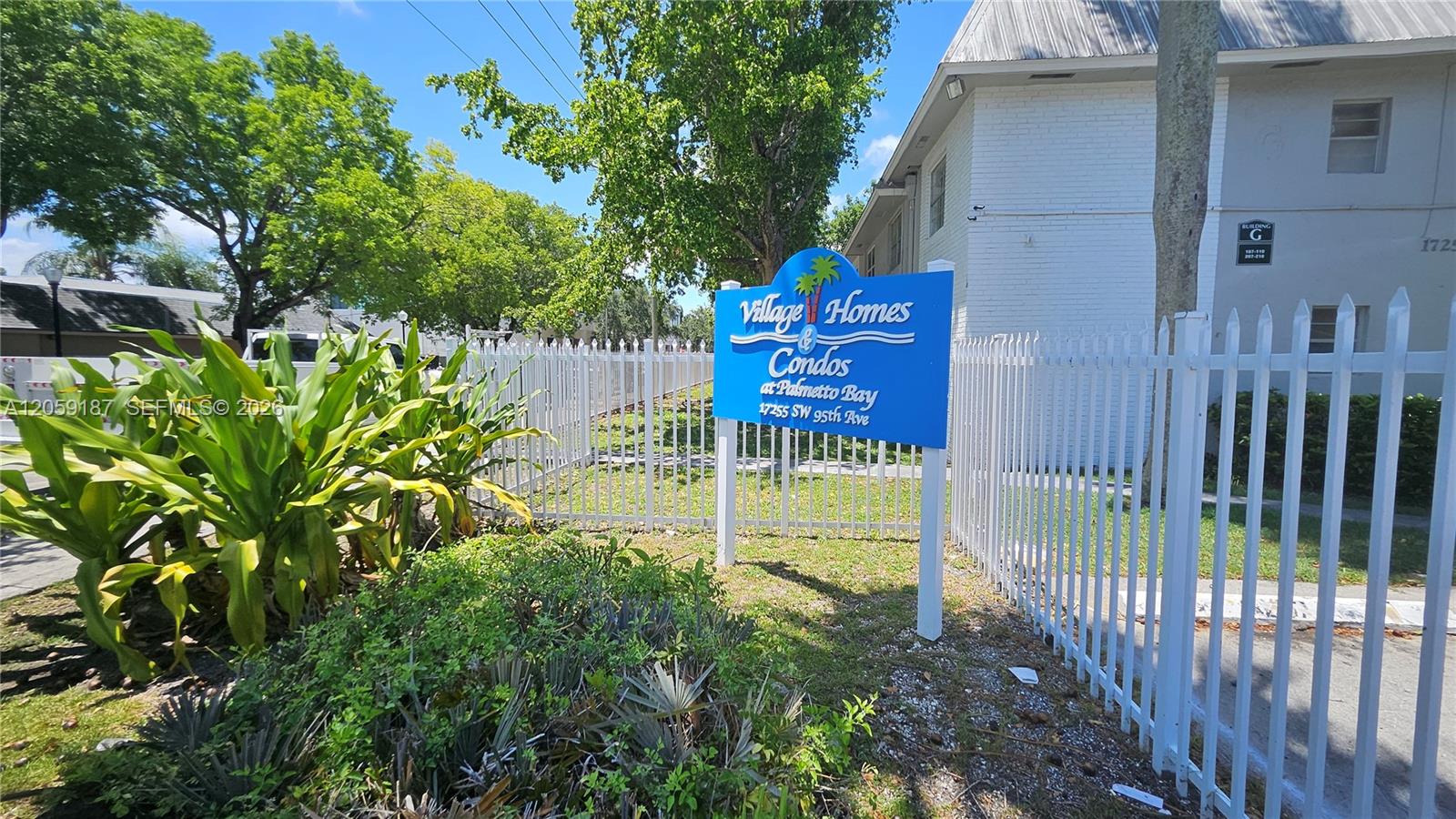 17255 SW 95th Ave # 211, Palmetto Bay FL 33157