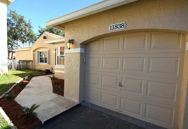 11838 NW 13th St, Pembroke Pines FL 33026