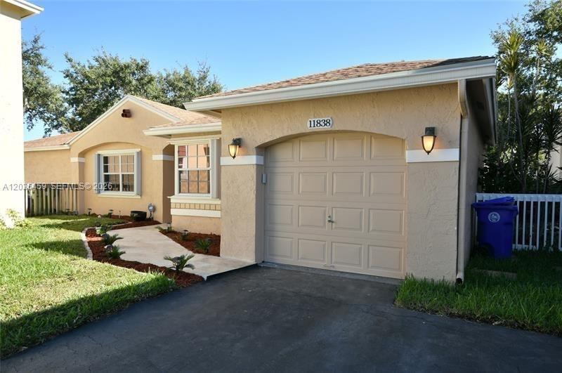 11838 NW 13th St — Photo 3