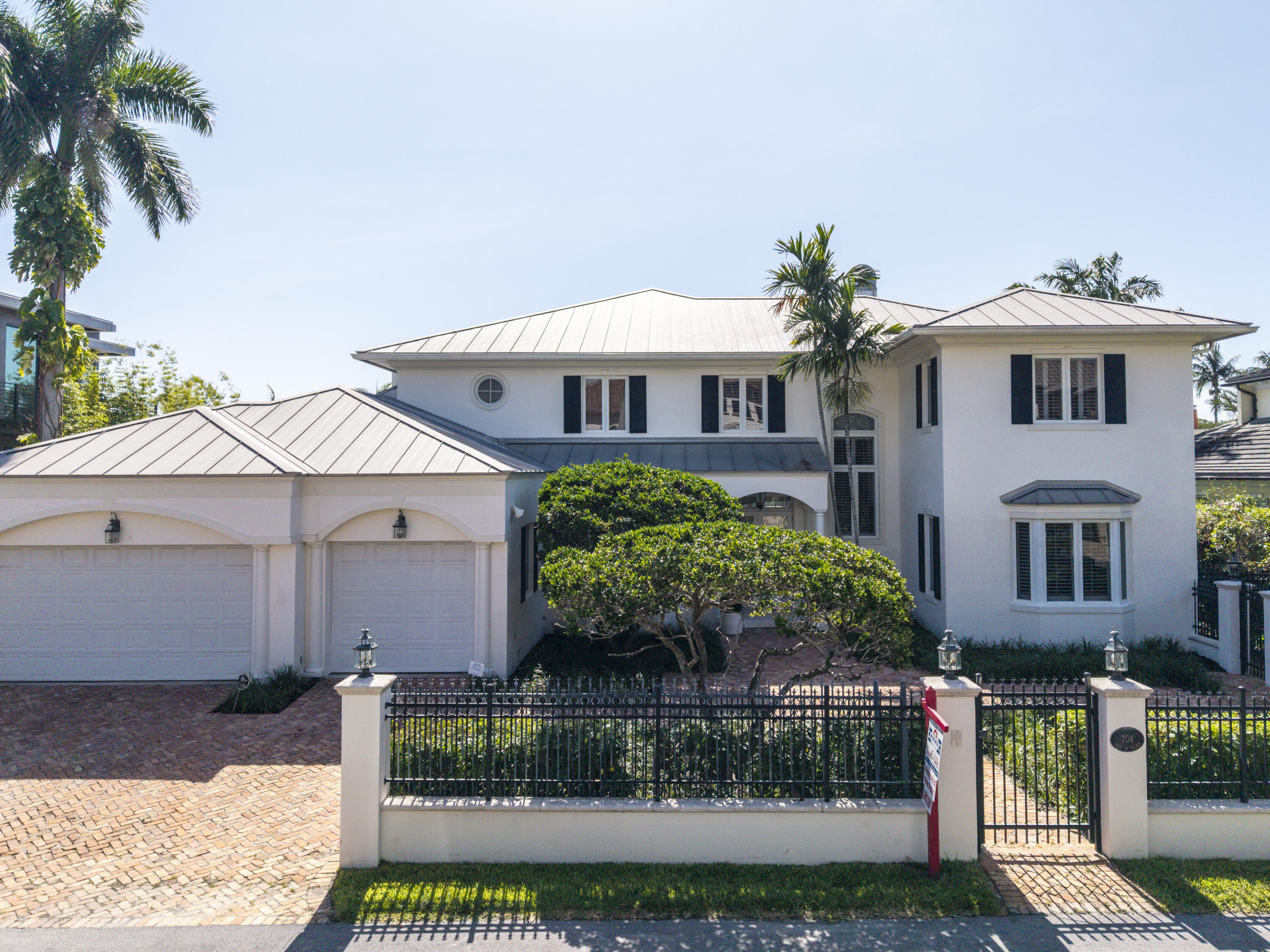704 Isle Of Palms Drive, Fort Lauderdale FL 33301