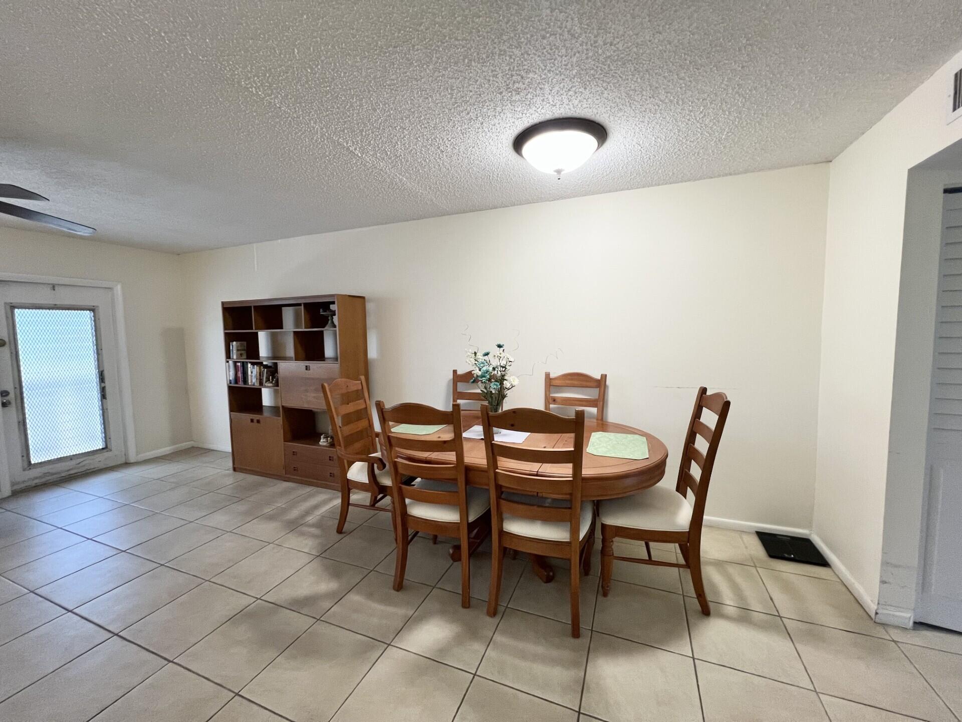 4023 Berkshire B # 4023 — Photo 4