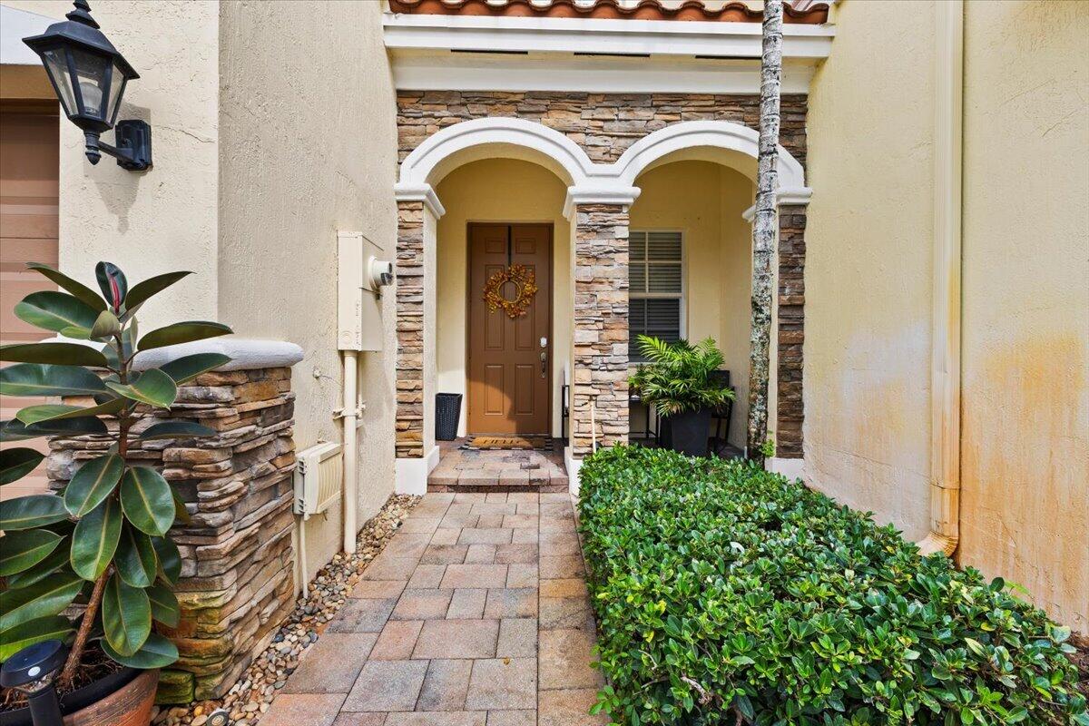 130 EMERALD CREEK Terrace — Photo 2