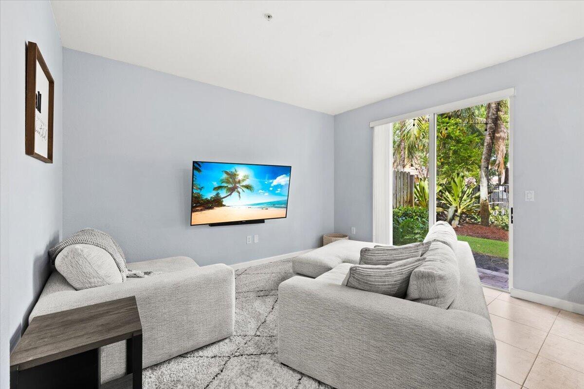 130 EMERALD CREEK Terrace — Photo 4