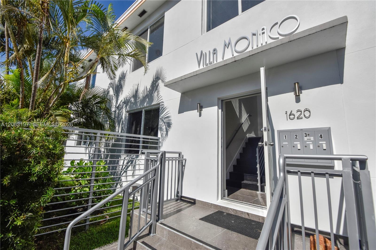 1620 Bay Rd, Miami Beach FL 33139