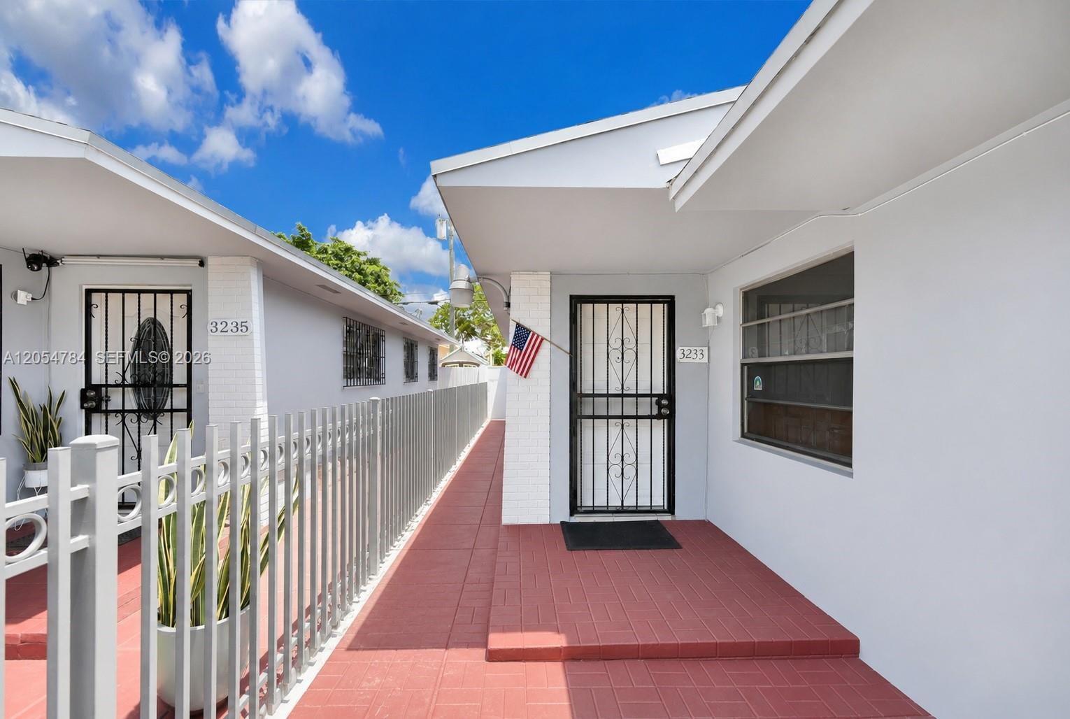 3233 SW 25th St # 2, Miami FL 33133