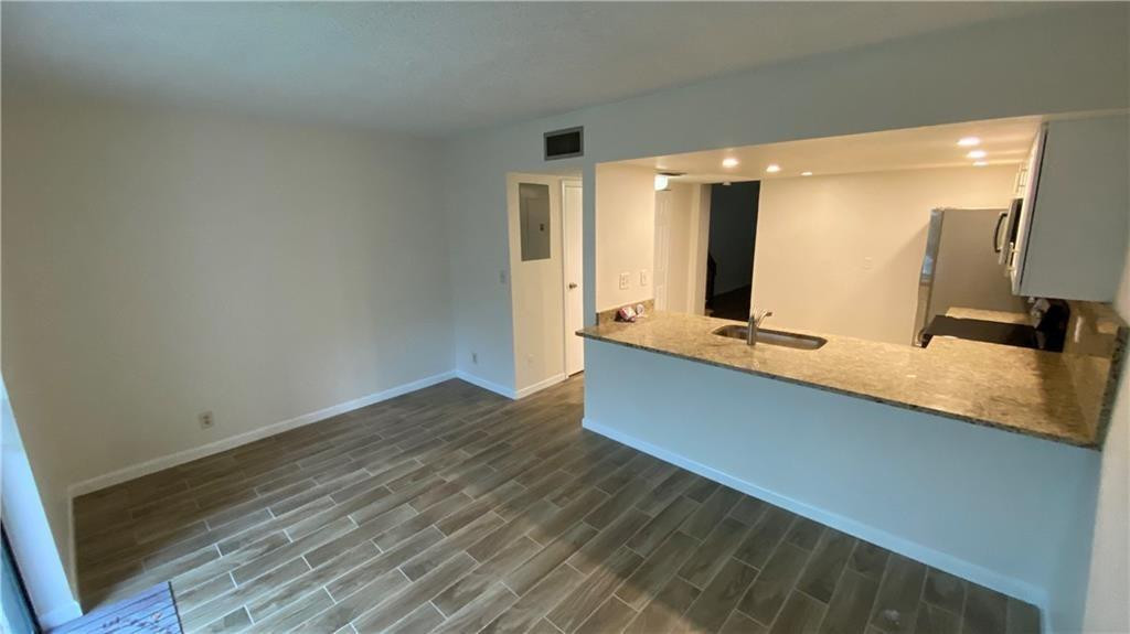 5269 SW 40th Avenue # 21 — Photo 2