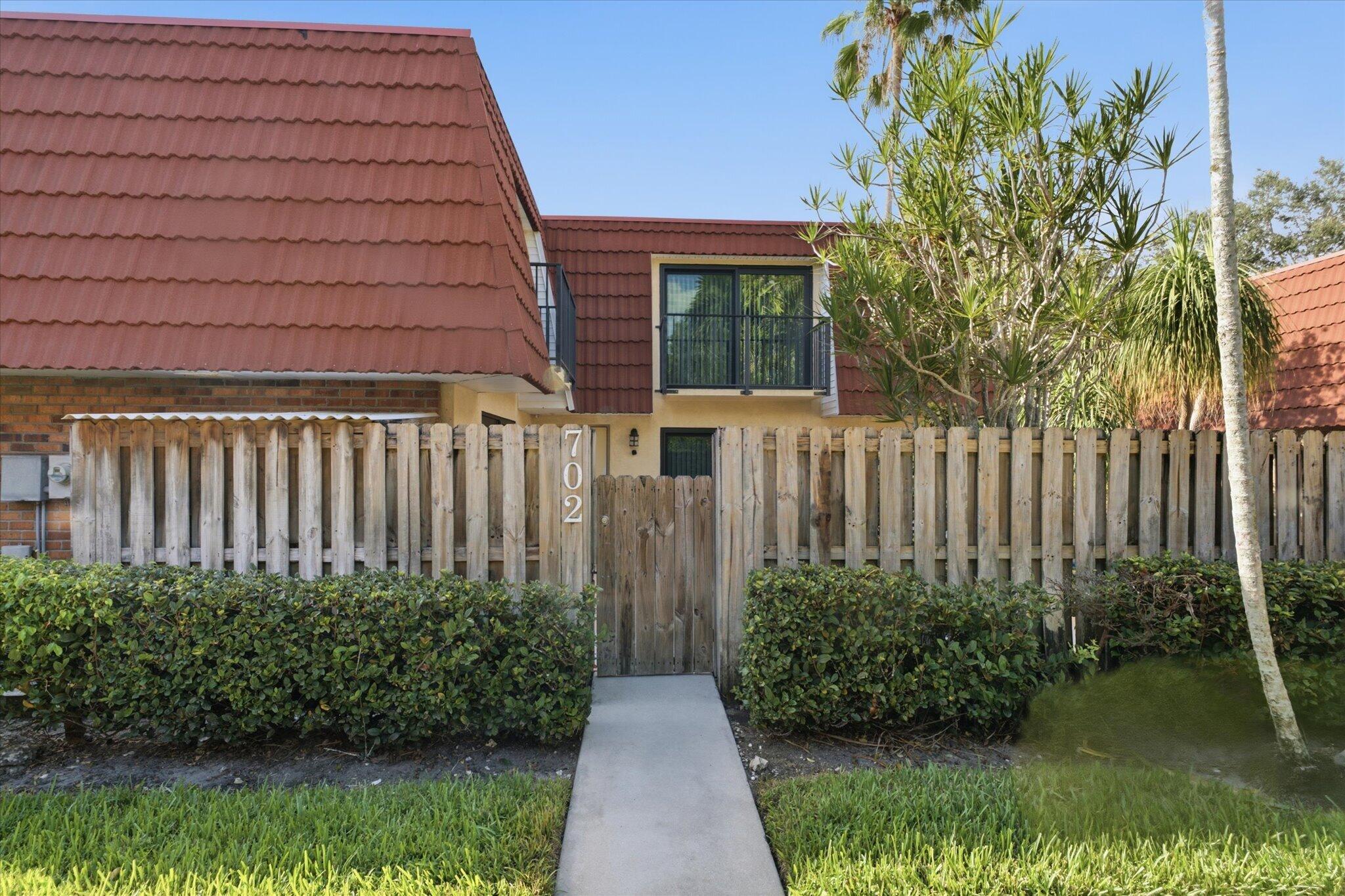 702 NW 98TH Circle — Photo 4
