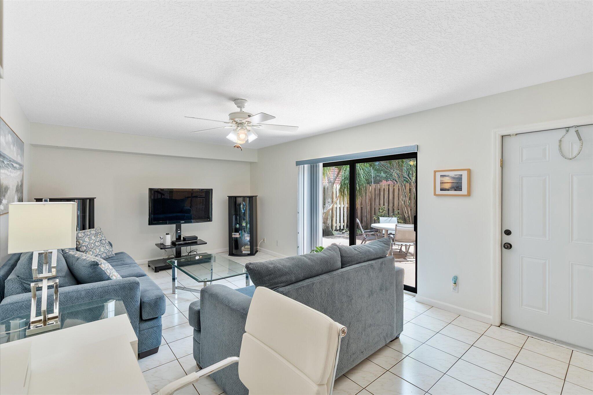 702 NW 98TH Circle — Photo 5