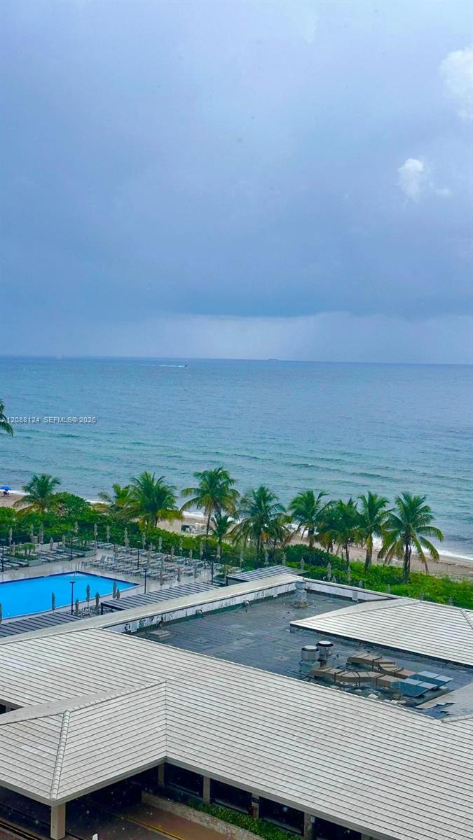1980 S Ocean Dr # 8D — Photo 2
