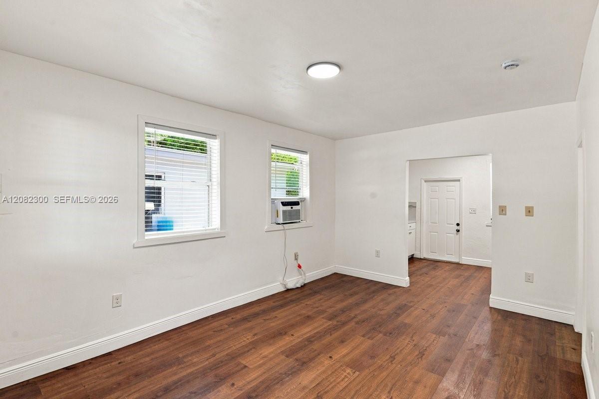 10219 SW 184th St — Photo 5