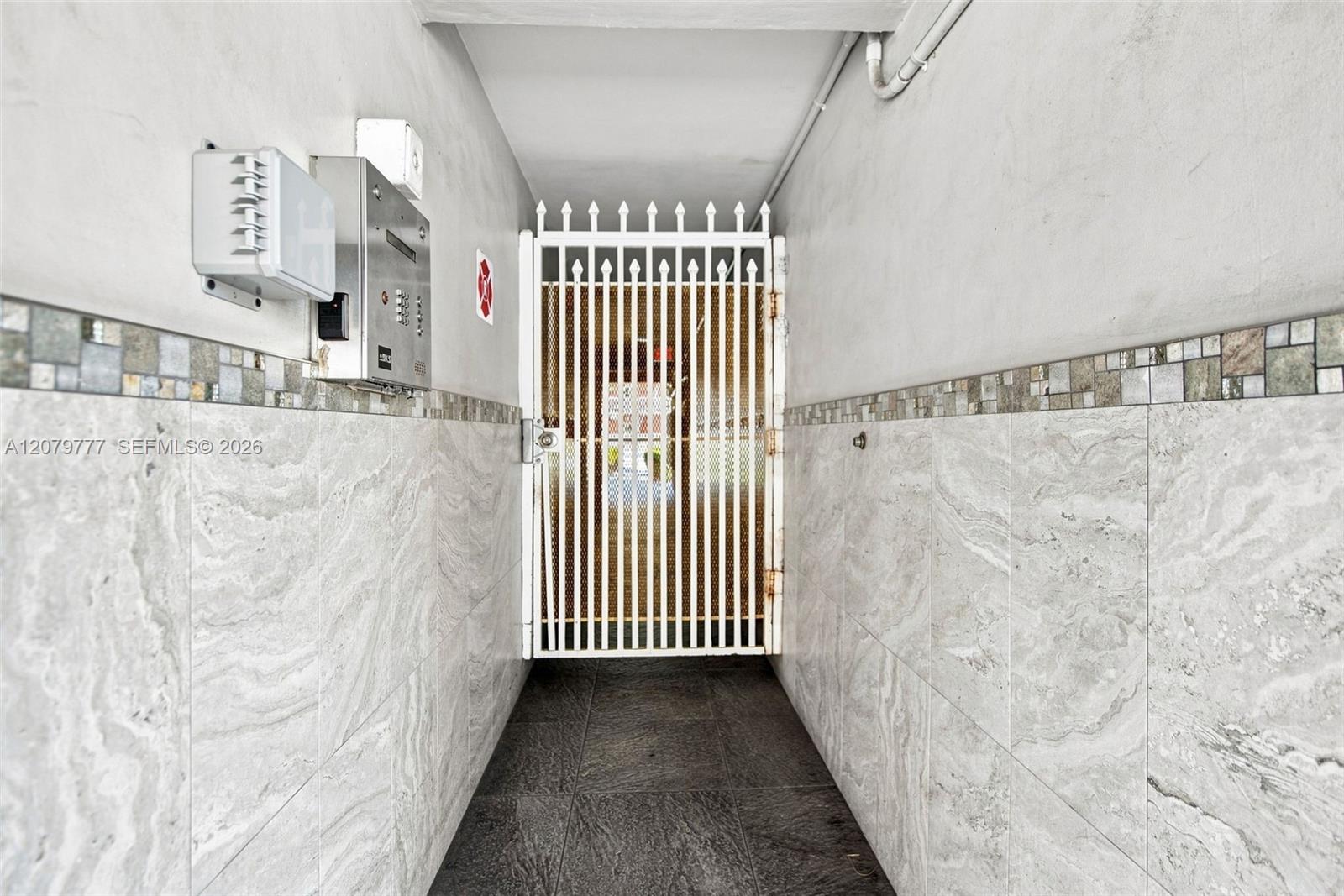 200 NE 12th Ave # 1D — Photo 2