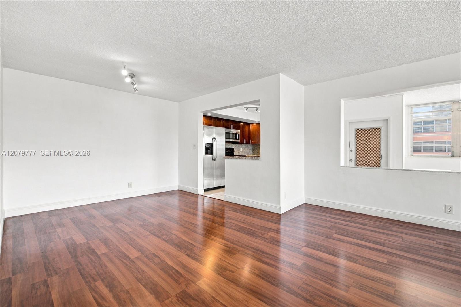 200 NE 12th Ave # 1D — Photo 5
