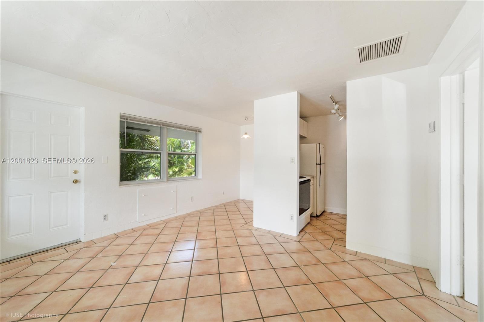 924 NE 17th Ter # 1 — Photo 4