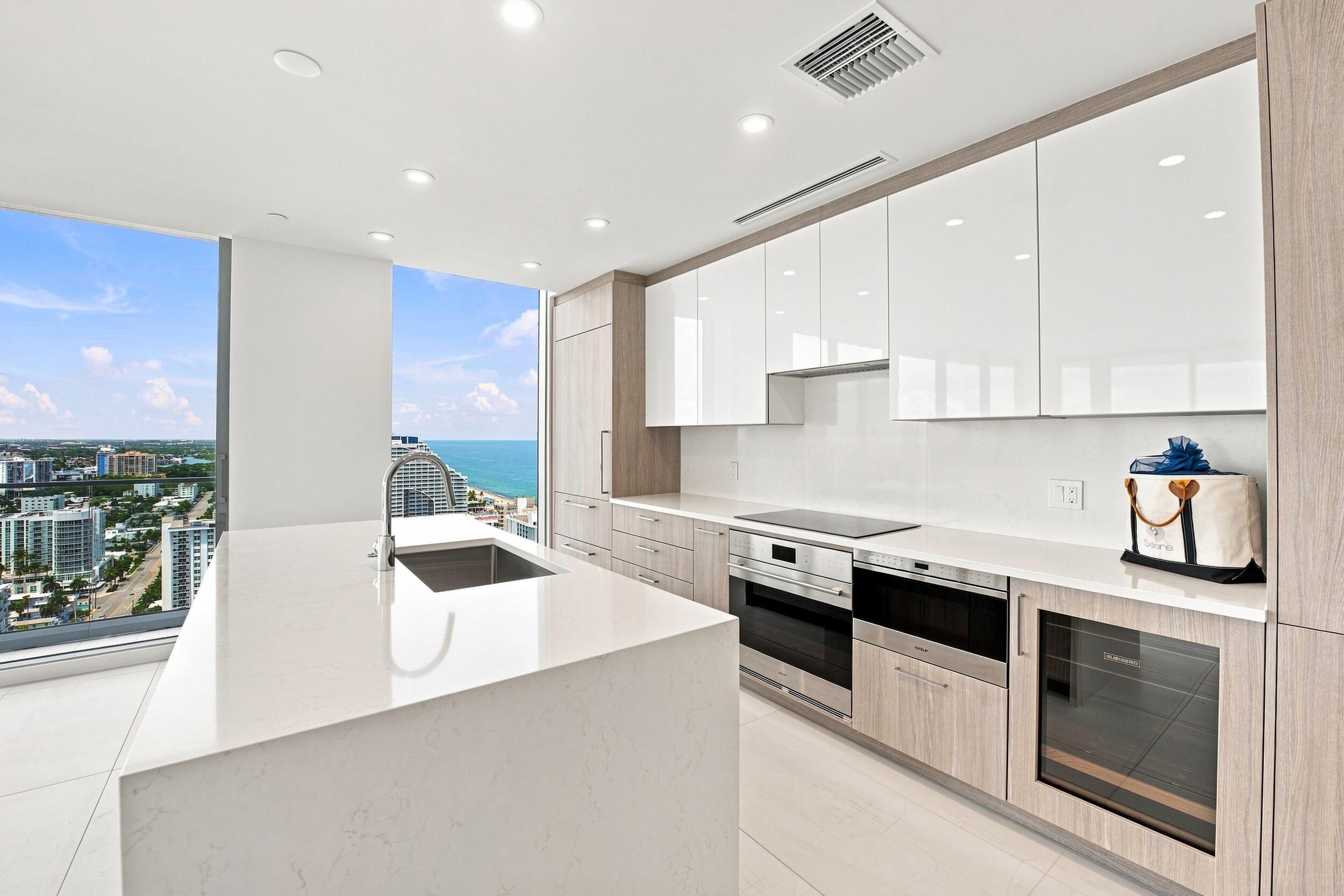153 N Seabreeze Boulevard # 2404 — Photo 3