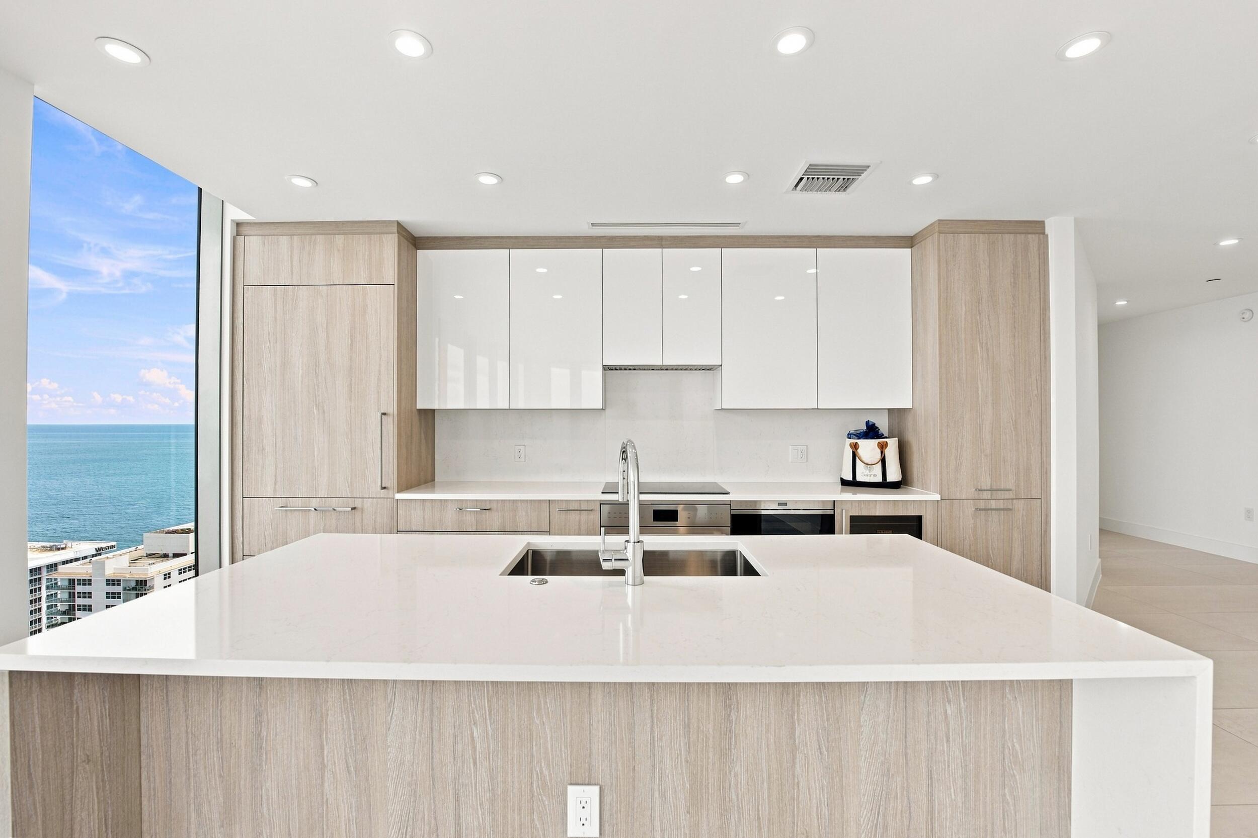 153 N Seabreeze Boulevard # 2404 — Photo 4