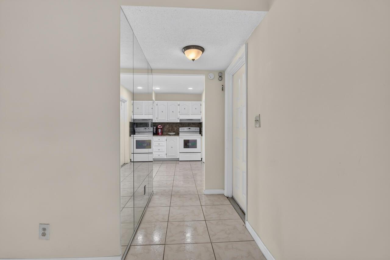 6-4140-NW-44th-Ave-6-