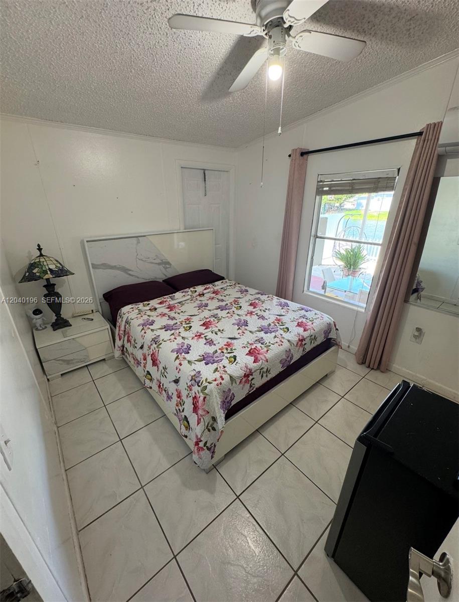 1013 SW 128TH Ave — Photo 2
