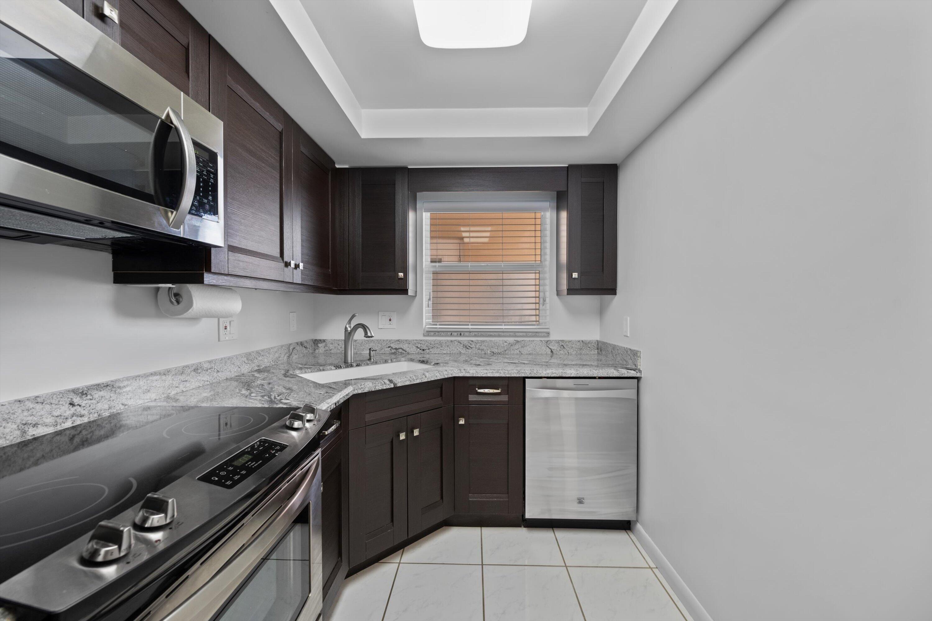 725 N RIVERSIDE Drive # 203 — Photo 5