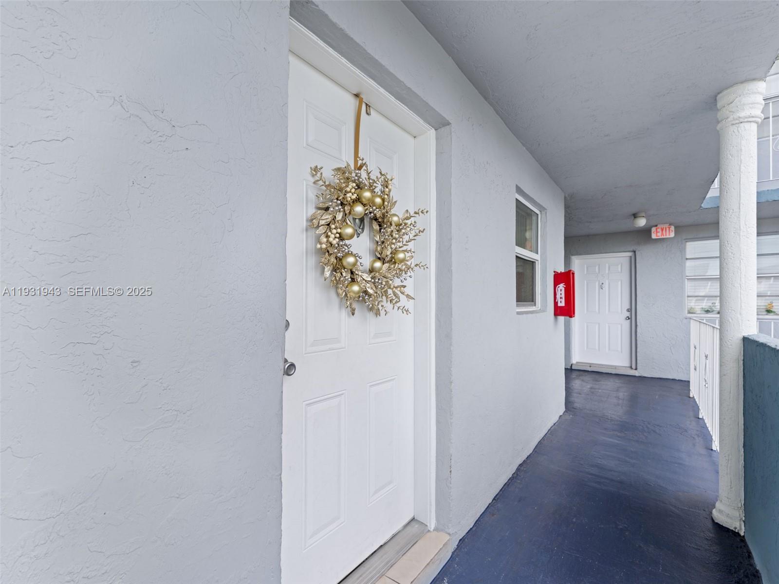 1655 W 44th Pl # 448, Hialeah FL 33012