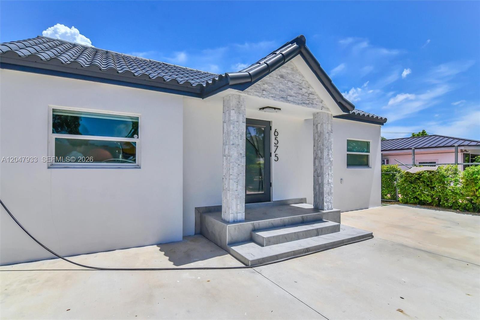 6575 SW 39th Ter — Photo 4