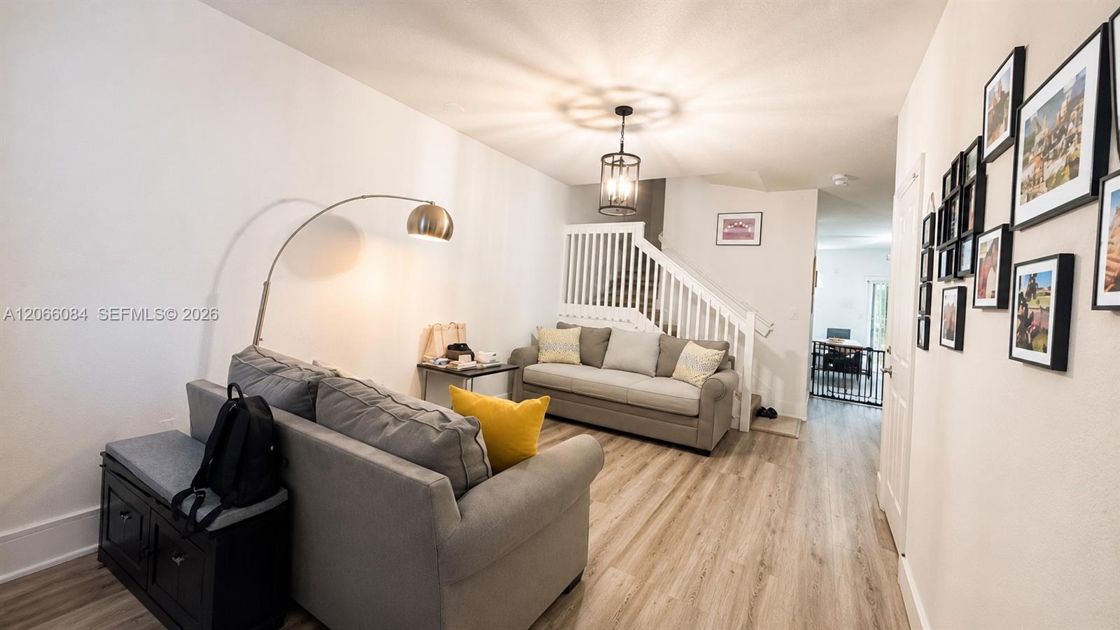 5404 SW 14th Ct # 5404 — Photo 3