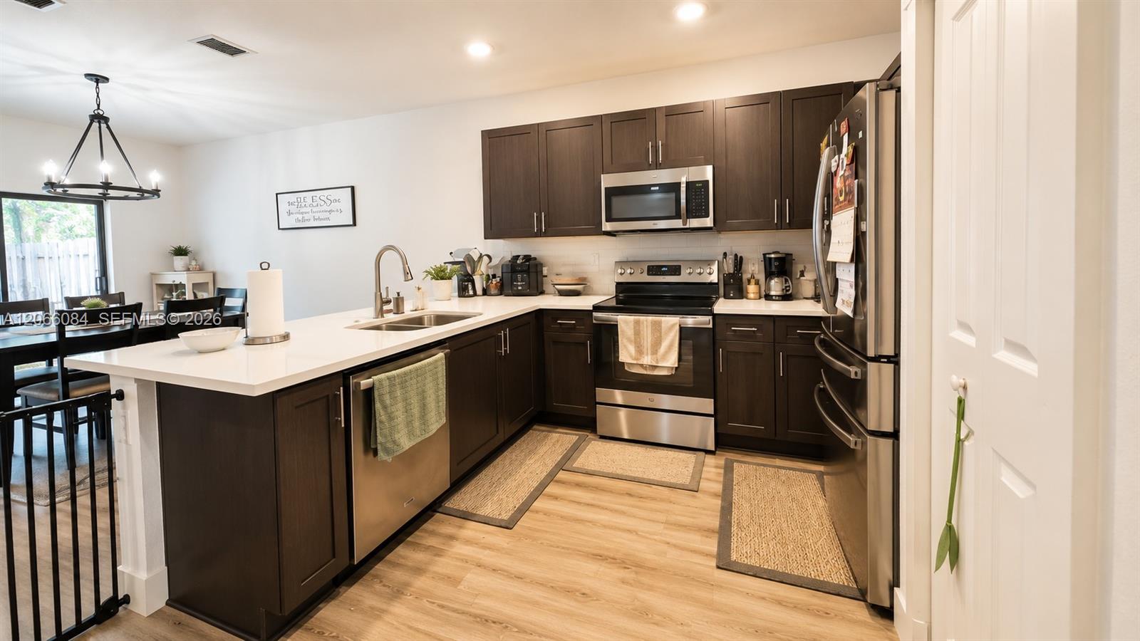 5404 SW 14th Ct # 5404 — Photo 4