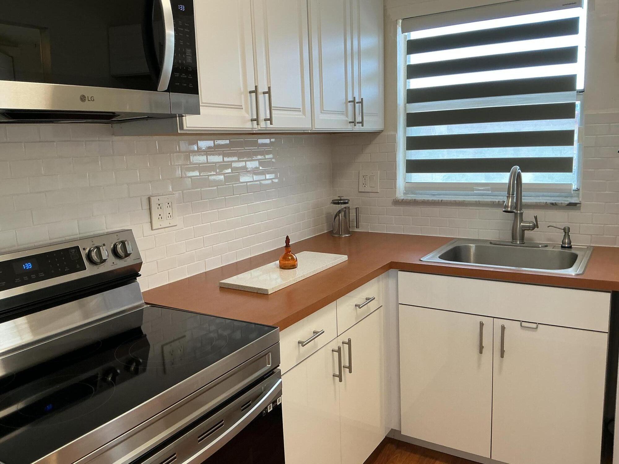 2720 N Pine Island Road # 305 — Photo 3