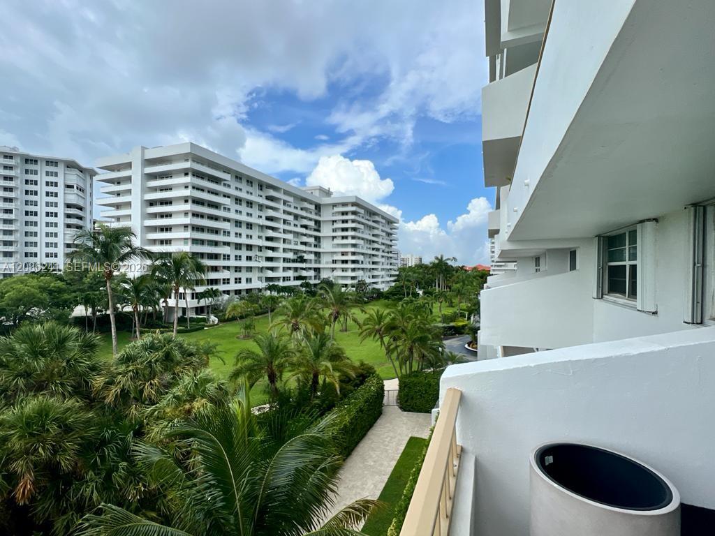 177 Ocean Lane Dr # 405 — Photo 3