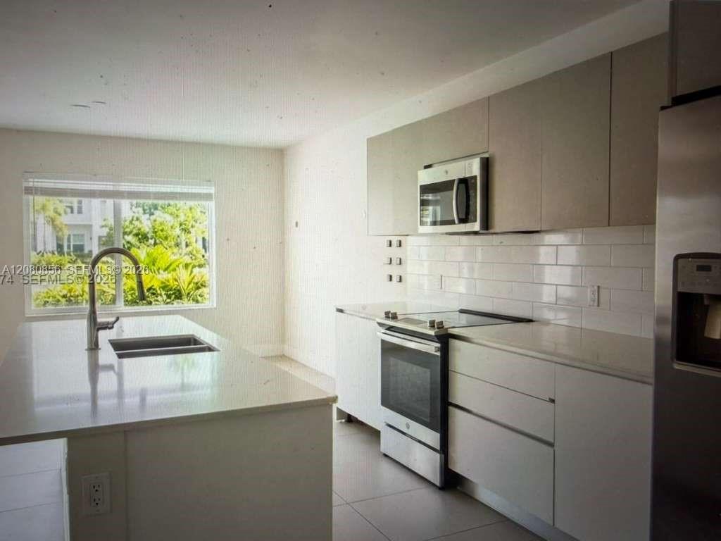2555 NE 193 ST # 2112 — Photo 3