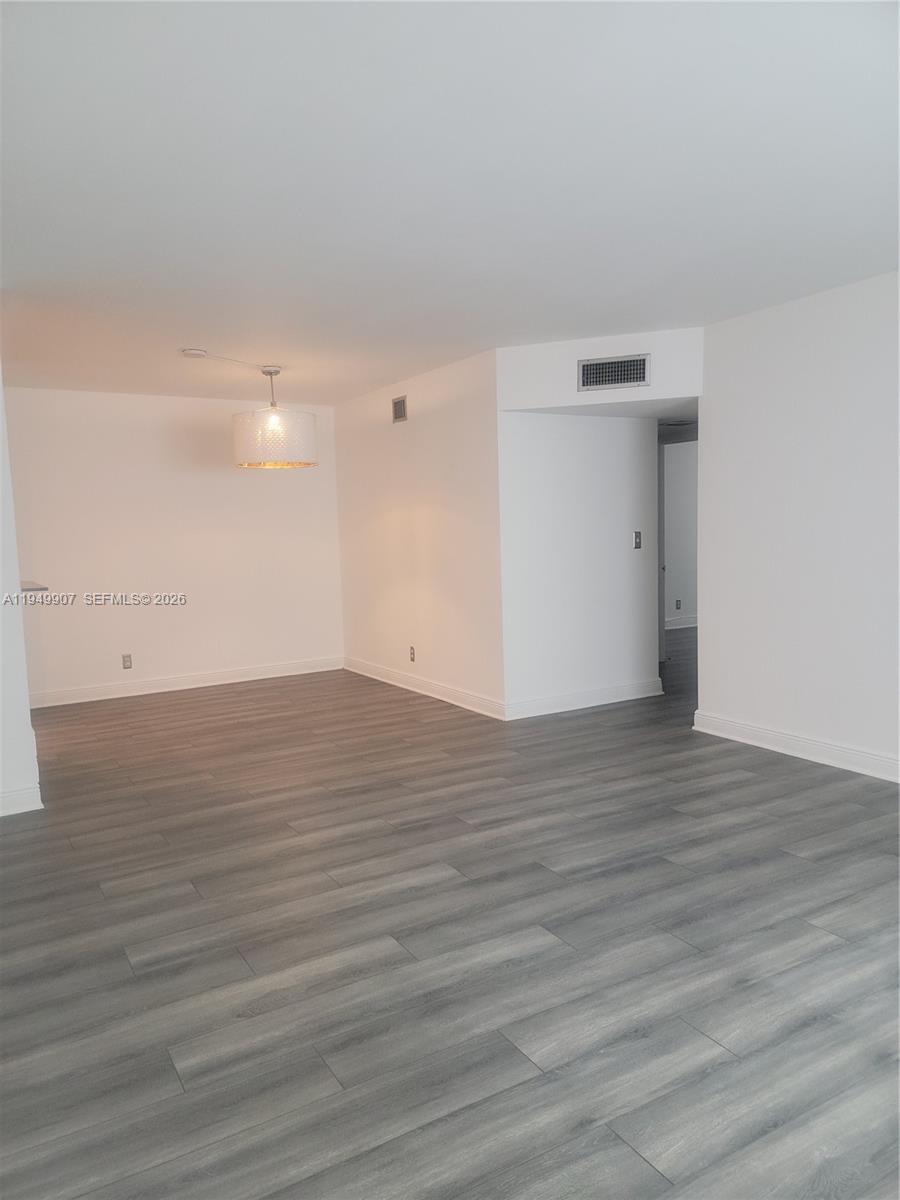 651 Pine Dr # 110 — Photo 3