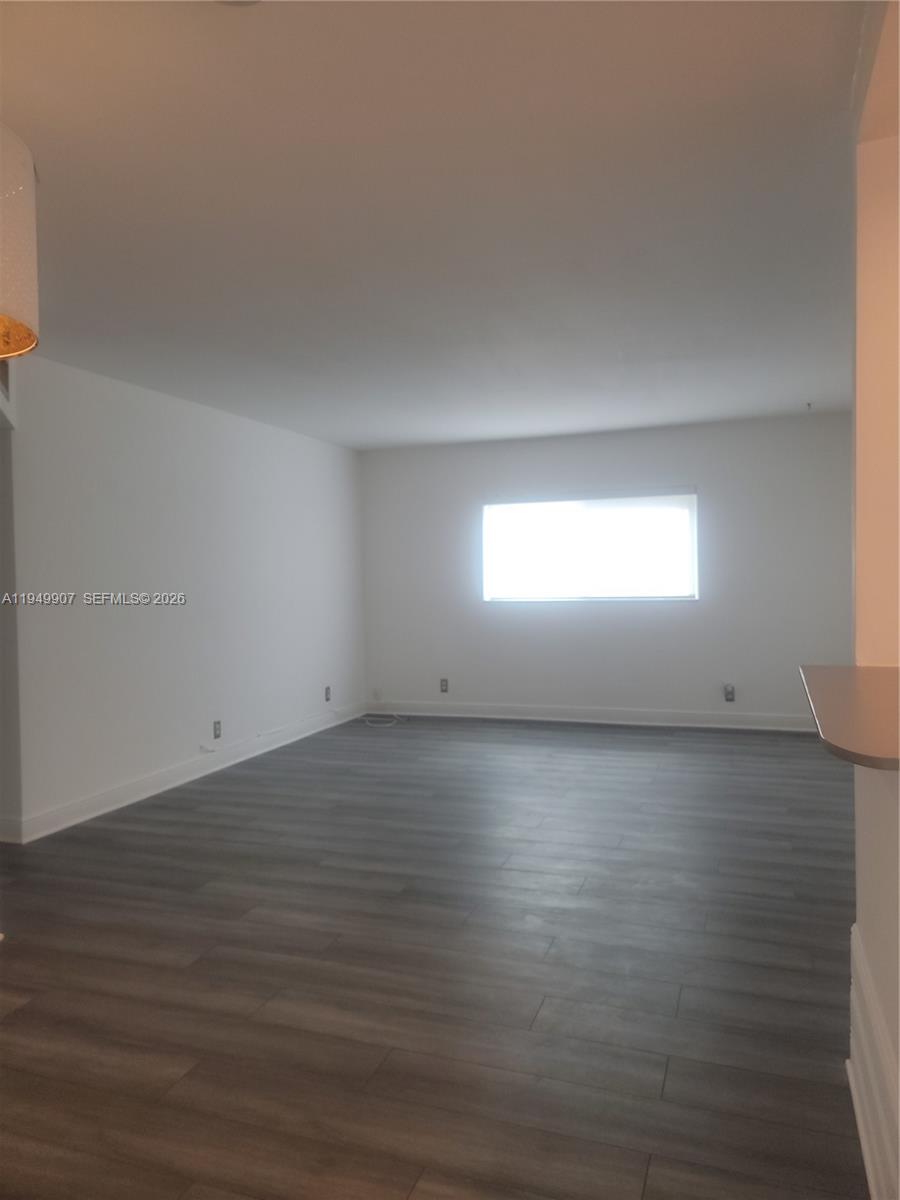 651 Pine Dr # 110 — Photo 4