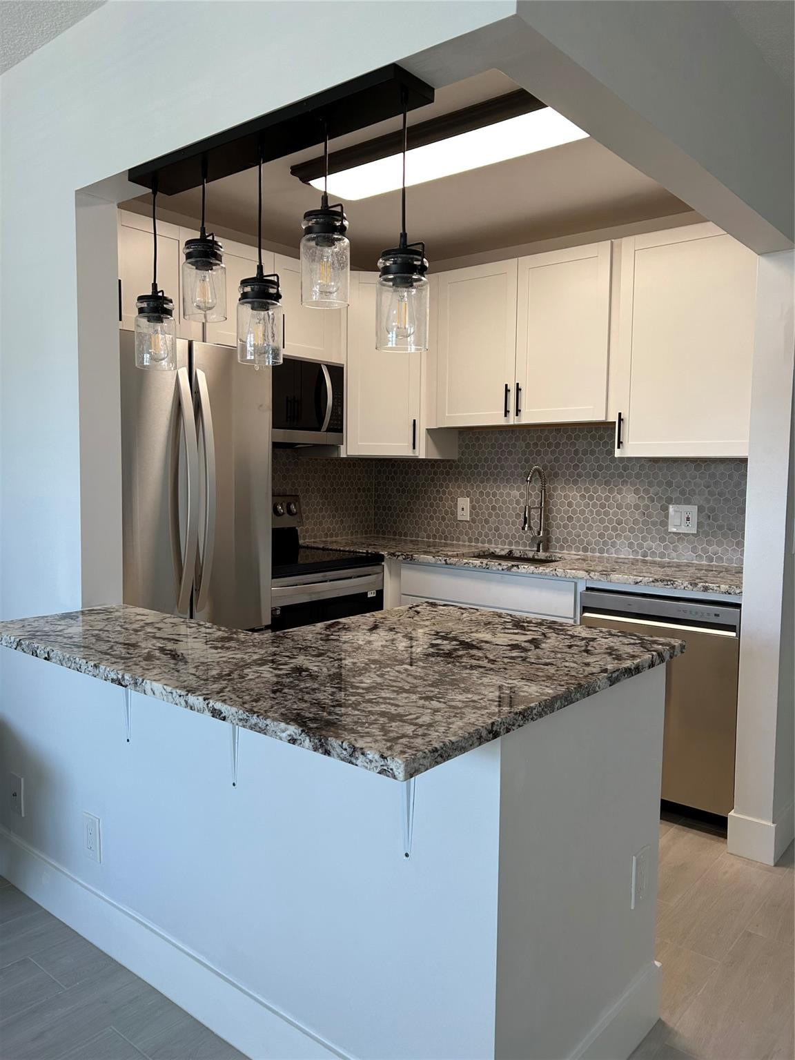 370 Durham L # 370 — Photo 3