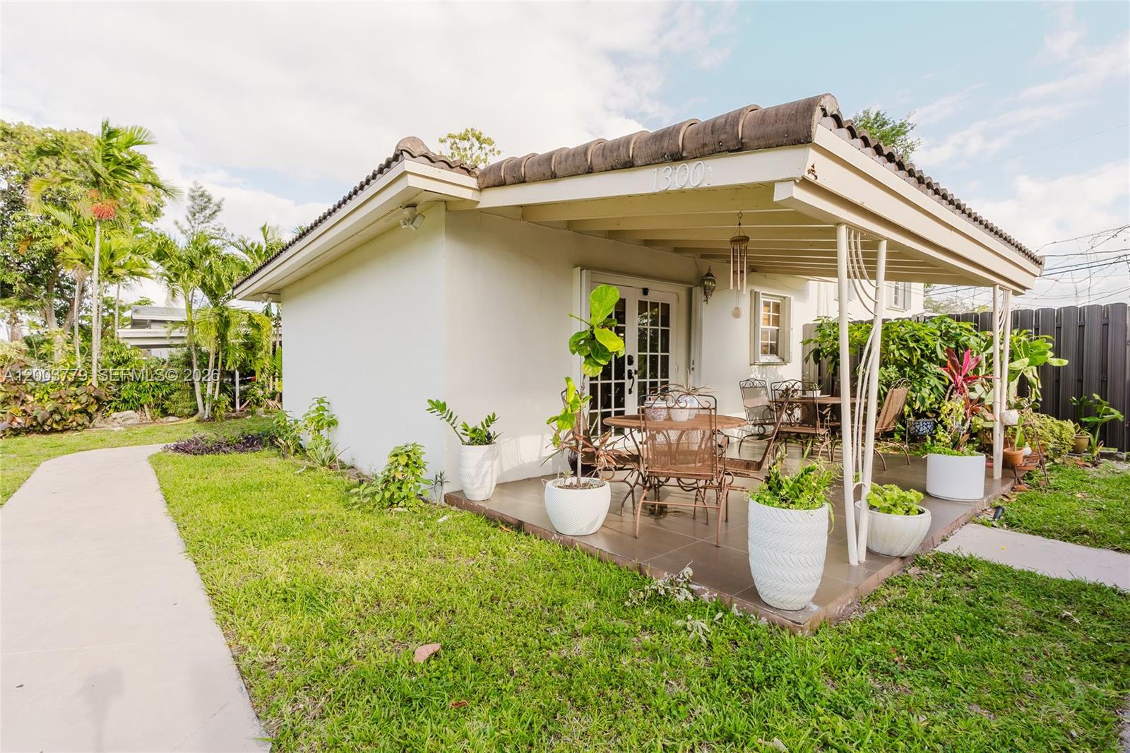 1300 NE 204th St, Miami FL 33179