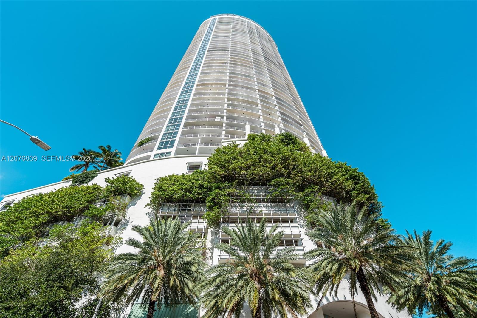1750 N Bayshore Dr # 5010 — Photo 2