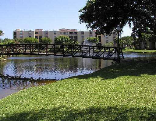 825 Egret Circle # 206, Delray Beach FL 33444