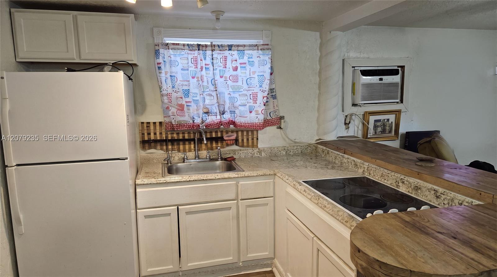 2506 Acapulco Dr — Photo 3