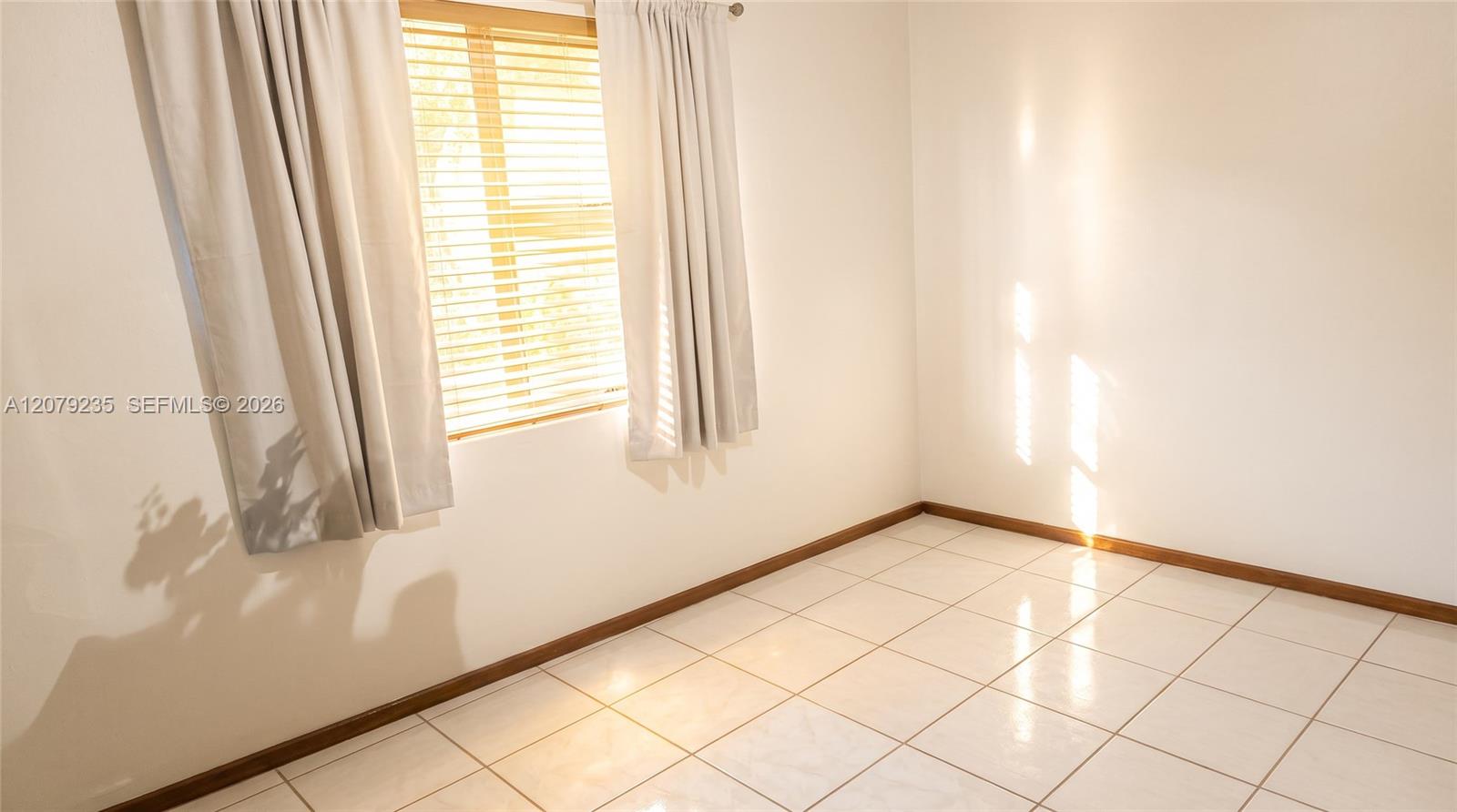 2506 Acapulco Dr — Photo 4