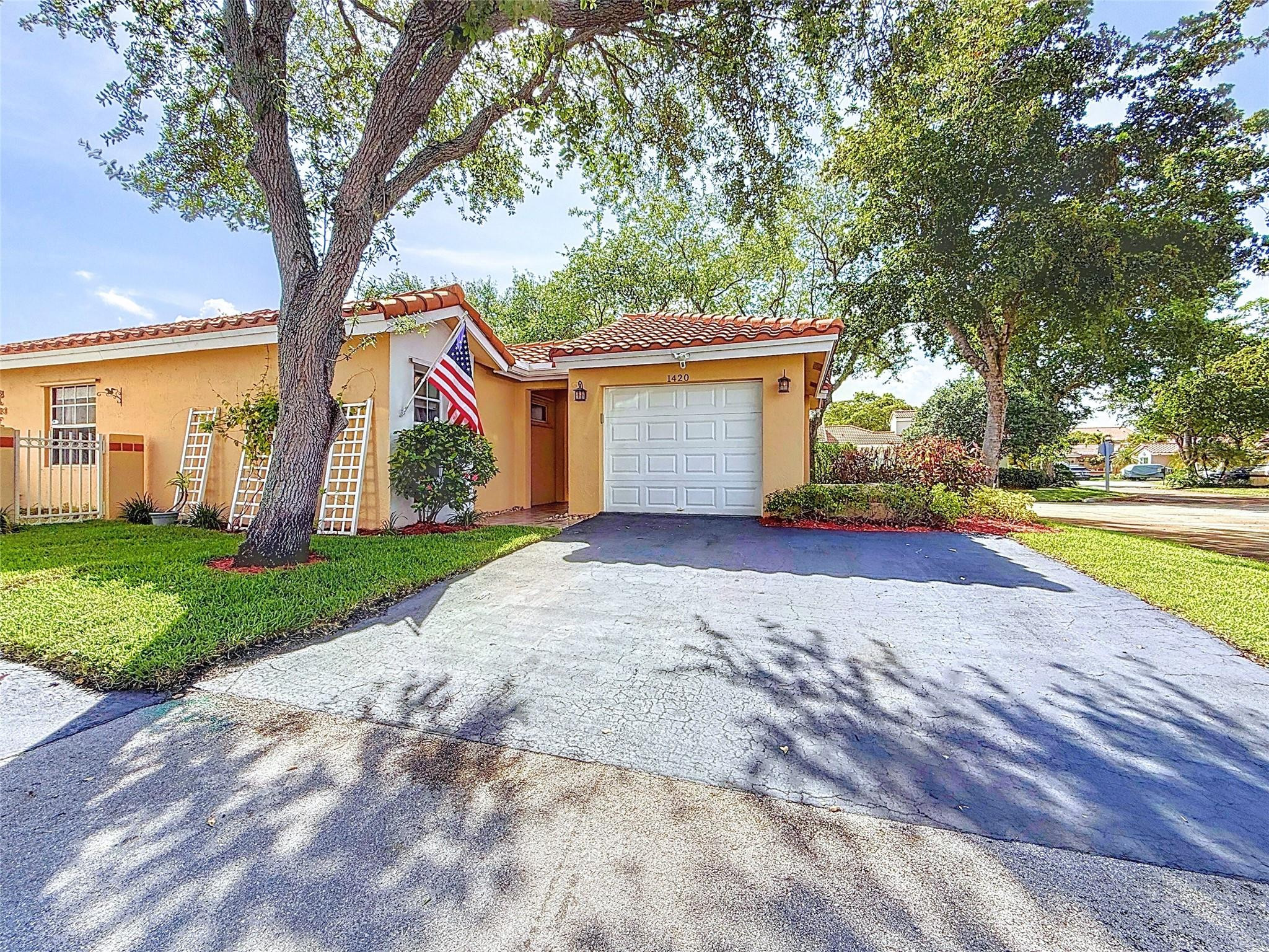 1420 Seagrape Circle, Weston FL 33326